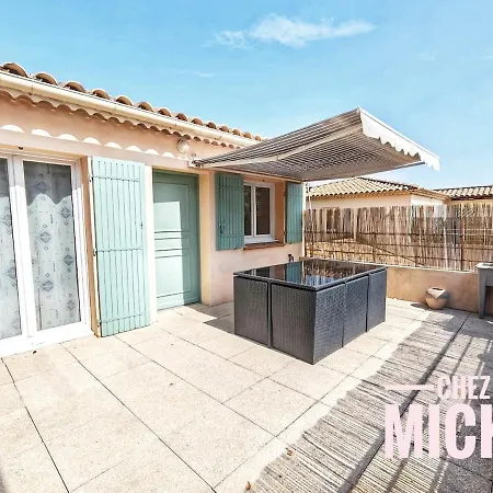 Appartement Chez Micky- T2 Cosy Avec Clim, Parking Et Terrasse - Proche Gare Nîmes