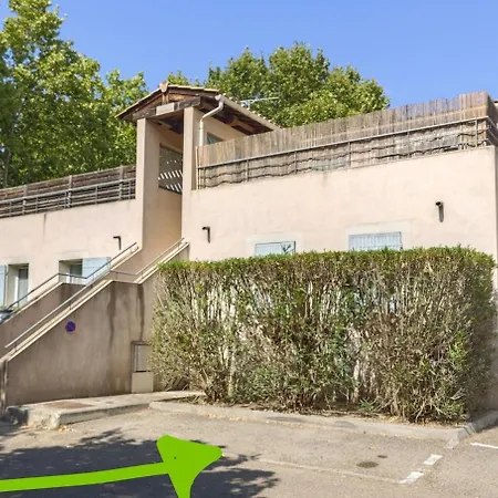 Chez Micky- T2 Cosy Avec Clim, Parking Et Terrasse - Proche Gare * Nîmes