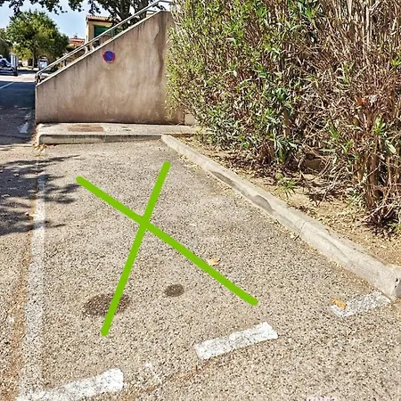 Appartement Chez Micky- T2 Cosy Avec Clim, Parking Et Terrasse - Proche Gare Nîmes